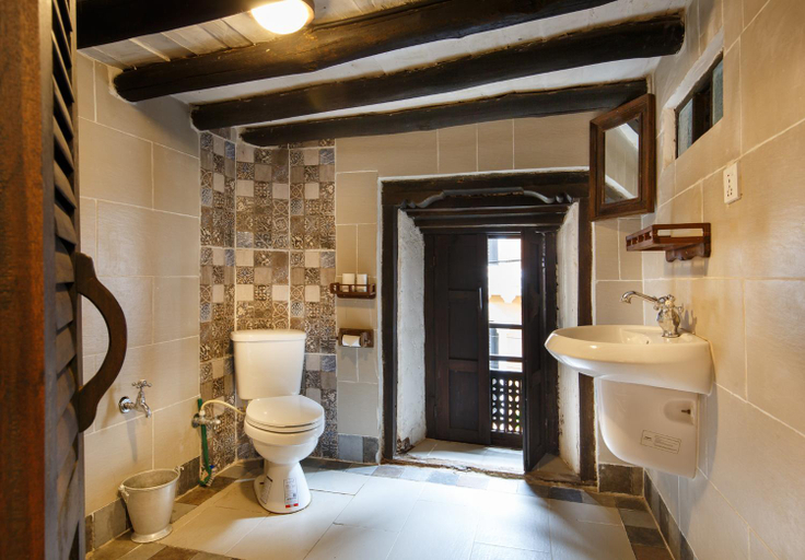Bathroom 4, The Old Inn, Gandaki