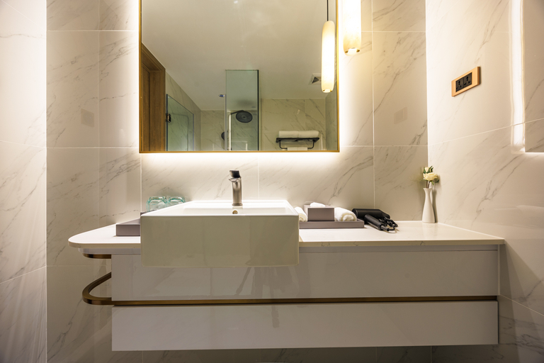 Bathroom 10