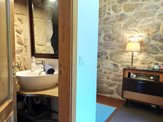 Bathroom, Quinta Estrada Romana - Albergue de Peregrinos, Valença