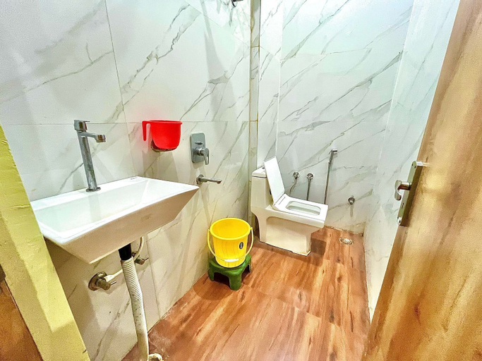Bathroom, shree Ghanshyam palace, Tikamgarh