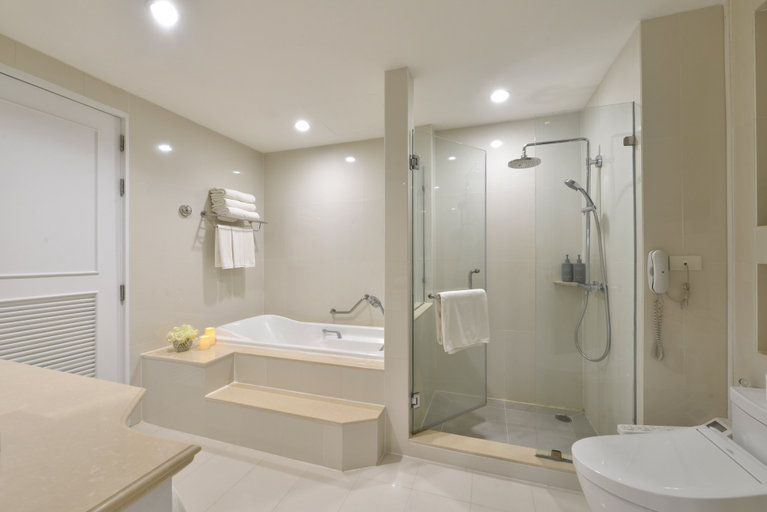 Bathroom 9