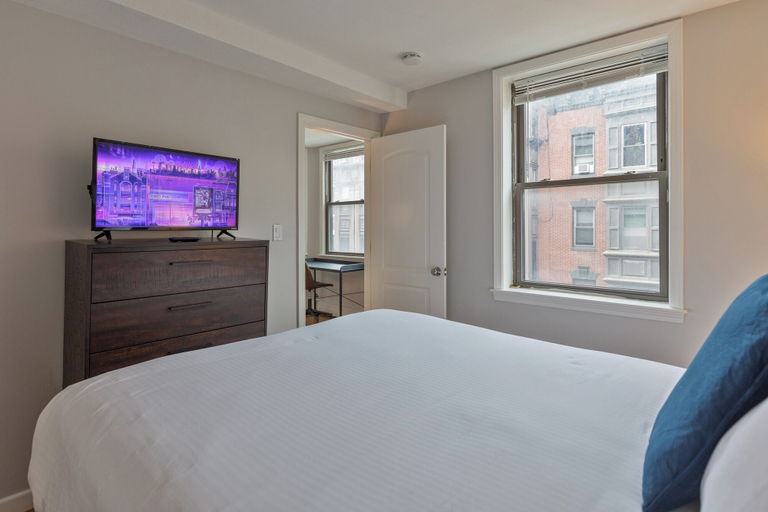 Bedroom 2, 19 Battery St-3, Boston