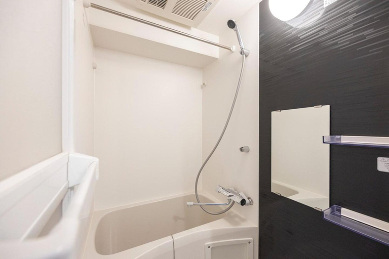 Bathroom 25
