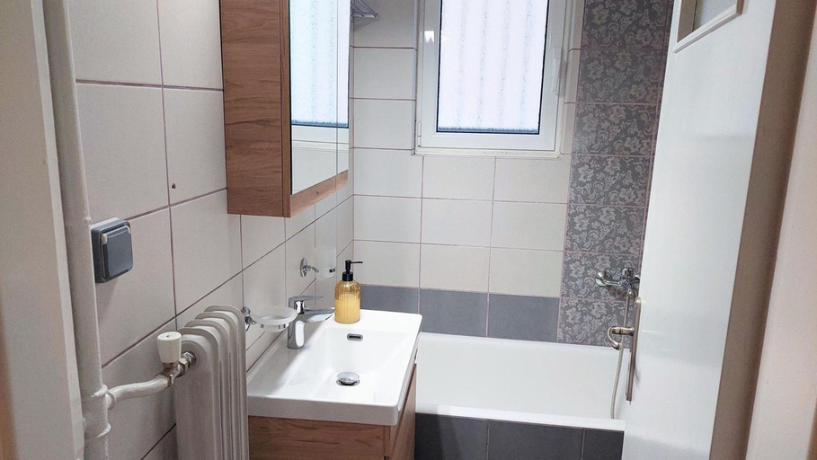 Bathroom 4, Big Apartment in Acropolis Museum, Attica