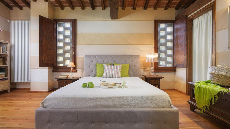 Bedroom 3, Il Fienile 4, Emma Villas, Pisa