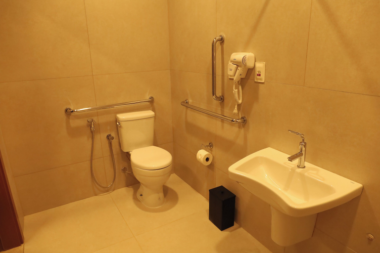 Bathroom 3, Palace Green Hotel, Lagarto