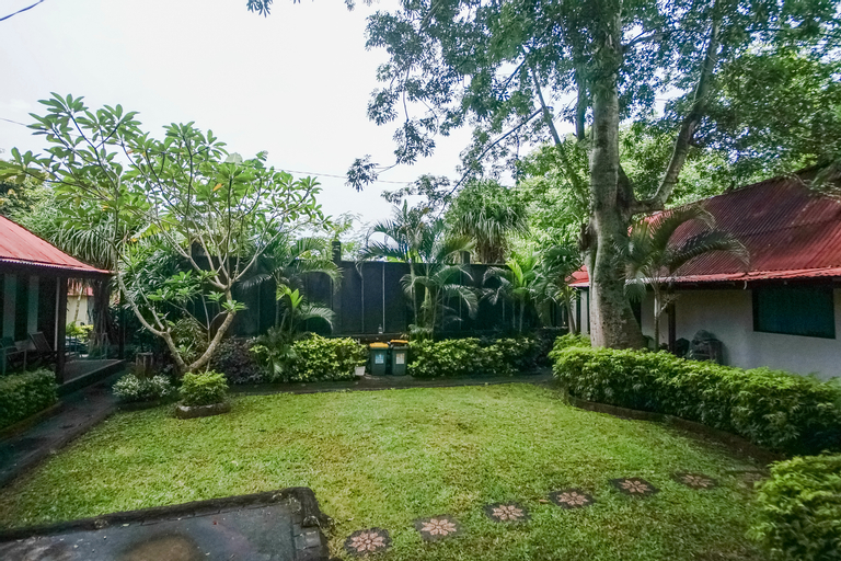 Exterior & Views 12