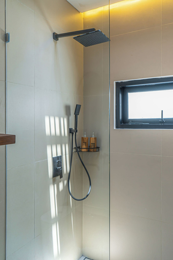 Others 5, Nova Oasis 1, Badung