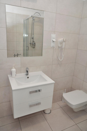 Others 5, Pokoje, Apartamenty, Restauracja Marcus, Oborniki