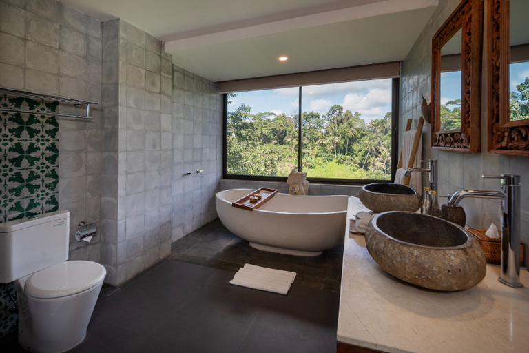 bathroom 9