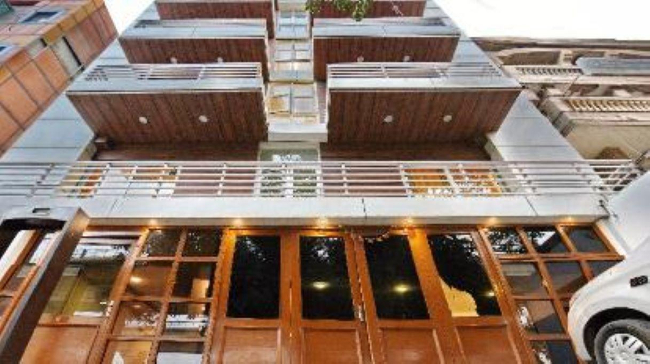 Hotel Silver Saffron Paschim Vihar, West