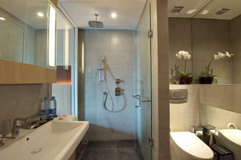 Bathroom 17