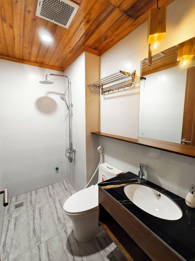 Bathroom 4, Vung Hotel - Coffee & Breakfast, Huế