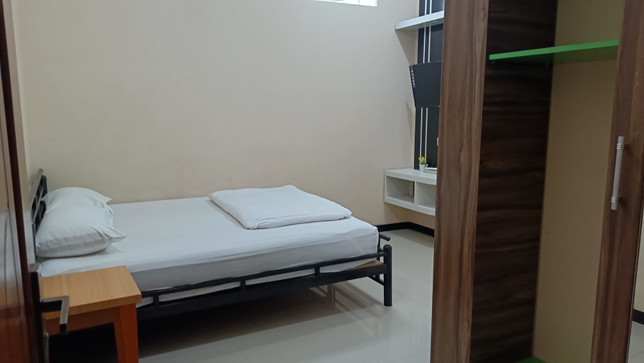 Bedroom 3, Avisha Guest House Syariah, Malang
