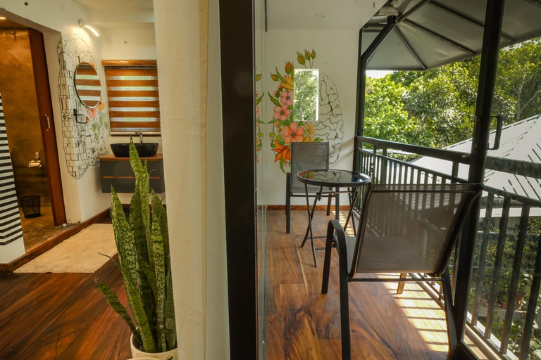 Mickey Homestay, Theni