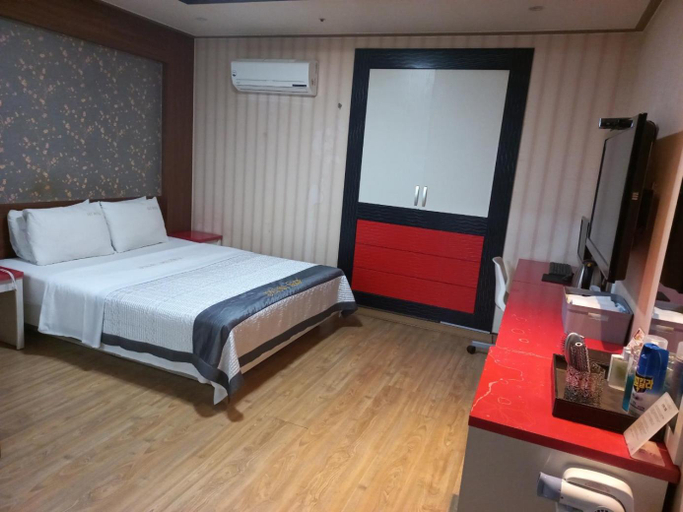 Others 5, Sky Hotel, Hwaseong