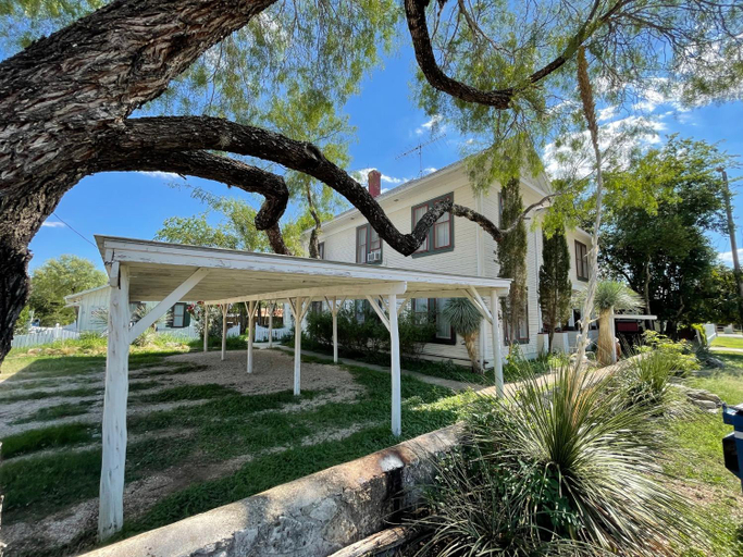 Others 4, Carriage House - Medina Suite 1, Bandera