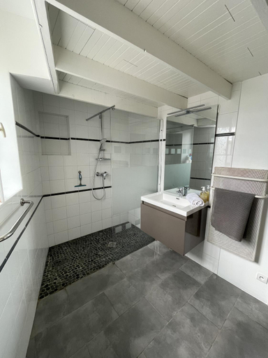 Bathroom, Gite des vieilles pierres, Loir-et-Cher