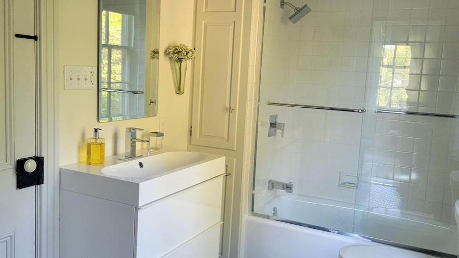 Others 3, Pinetown Bridge Bnb LLC, Lancaster