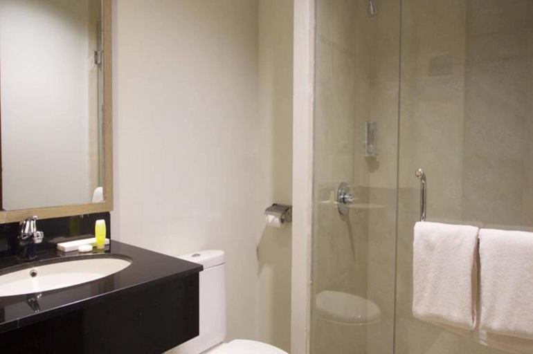 Bathroom 7