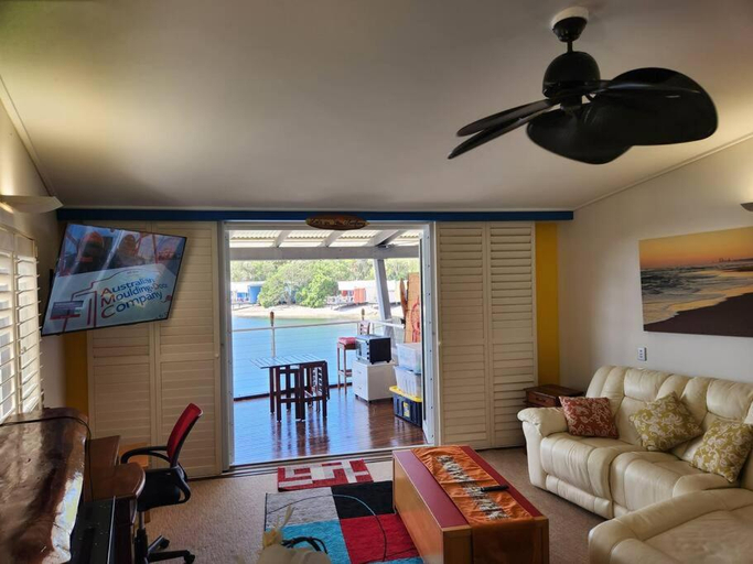 Others 5, Water View. 1bedroom Sleeps 2. WI-FI, Wash Machine, Gold Coast