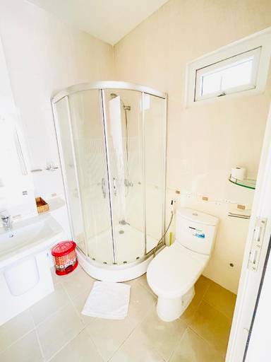 Bathroom 14
