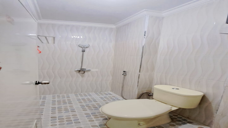 Bathroom 4