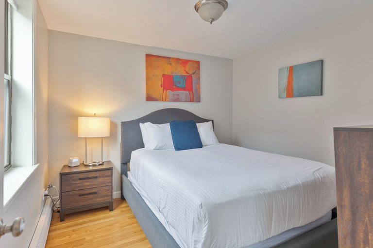 Bedroom 4, 19 Battery St-3, Boston