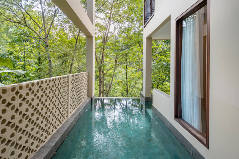 Swimming Pool 12
