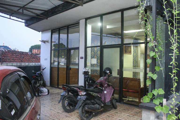 Exterior & Views 1, Hotel O Wisma Hulubalang, Palembang