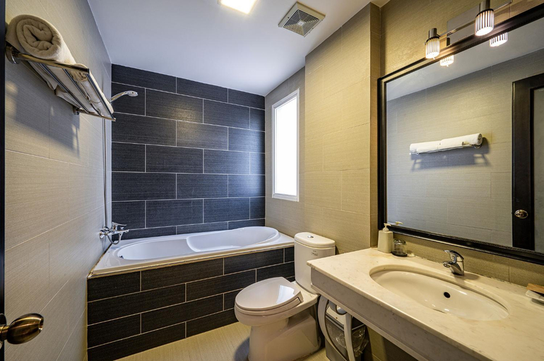 Bathroom 7