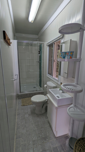 Bathroom 4, Kayube Estates, Livingstone