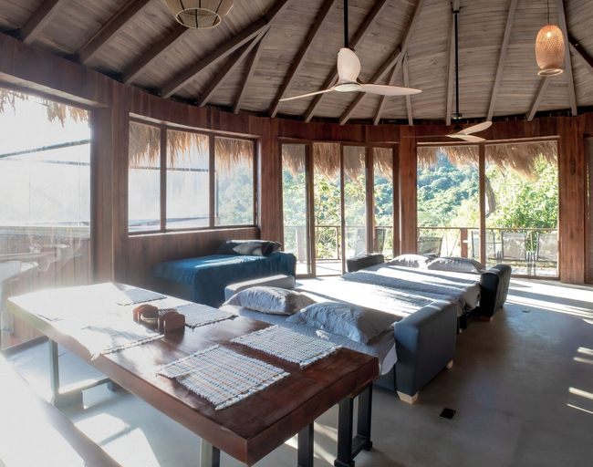 Others 5, Hotel Anukwe, Santa Marta (Dist. Esp.)