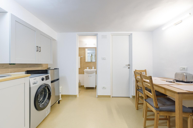 Others 5, Apartament Modern, Brasov