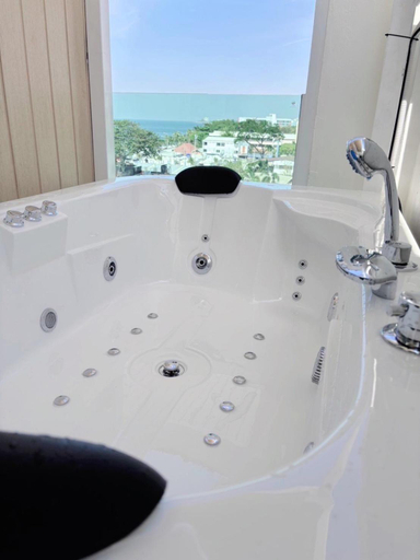 Bathroom 4, Sugar Beach Bangsaen, Muang Chon Buri