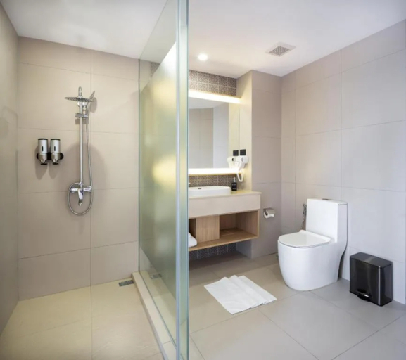 Bathroom 4, GLOW Mira Karon Beach, Pulau Phuket