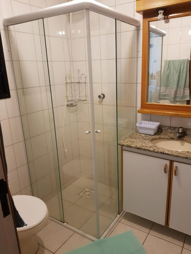 Bathroom 2, Apto com churrasqueira - 60 metros do mar!!! Canasvieiras, Florianopolis