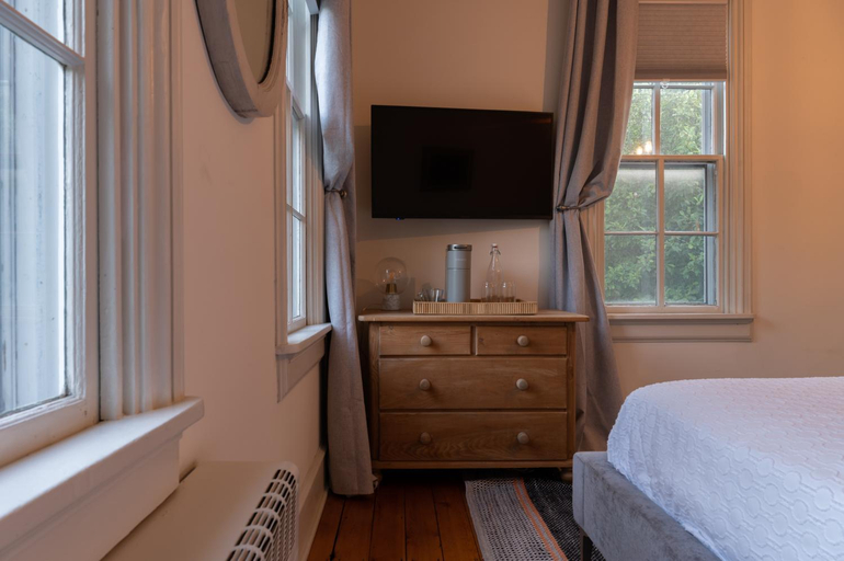 Others 4, Pinetown Bridge Bnb LLC, Lancaster