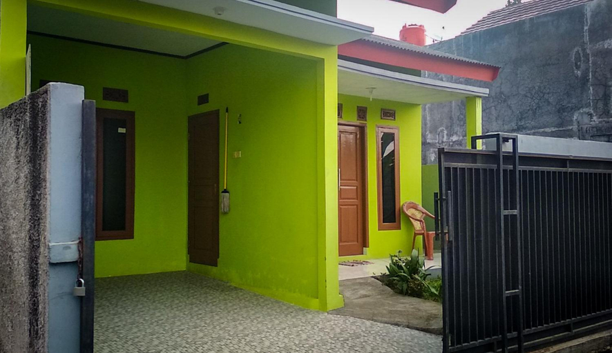 Exterior 4