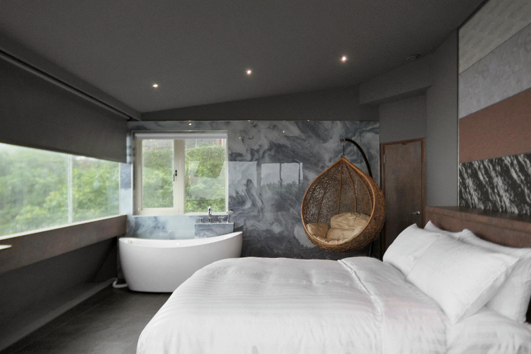 Bedroom 16