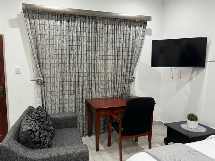 Others 2, Beevap Guesthouse, City of Tshwane