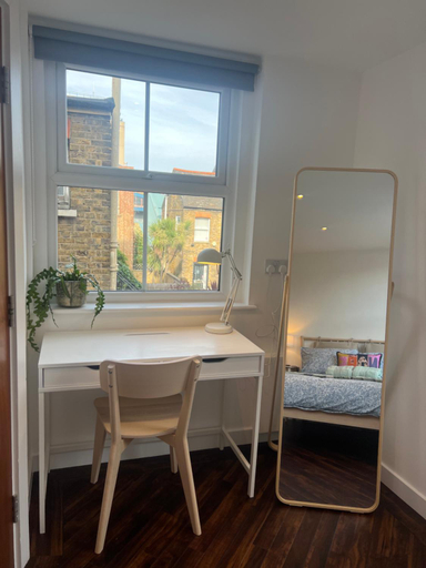 Others 4, Spacious Battersea Rooms and Apartments, London
