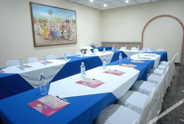 Business Facilities 4, Hotel Ritz, Matamoros