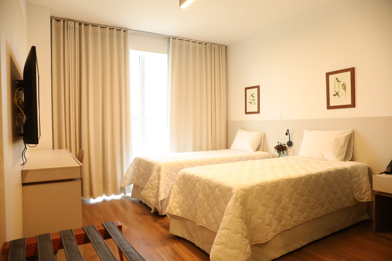 Bedroom 2, Palace Green Hotel, Lagarto