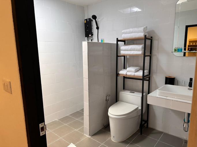 Bathroom 7