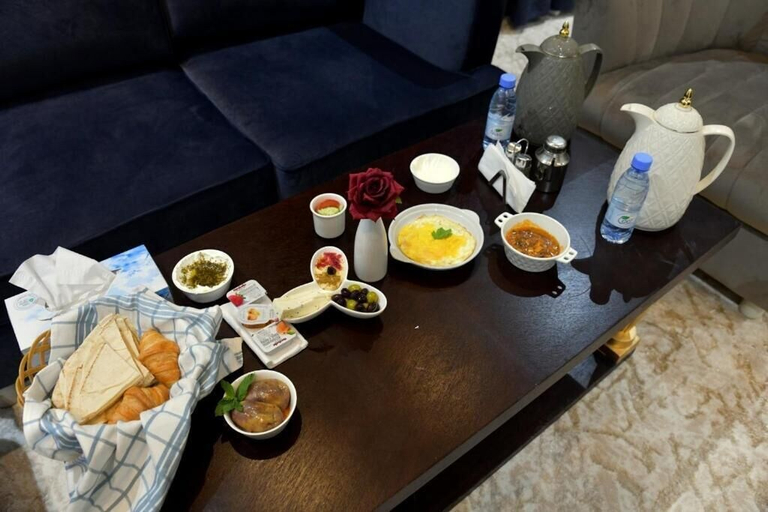 Food & Drinks 5, Crown City Hotel, Riyadh