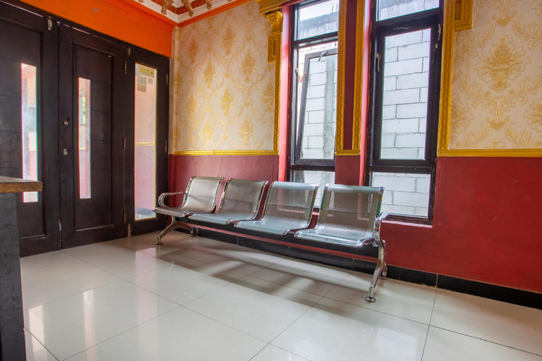 Public Area 2, Hotel O Buana Jaya Guest House, Cilacap