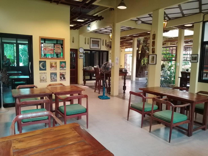 Food & Drinks 4, Luang Chumni Village, Phra Nakhon Si Ayutthaya