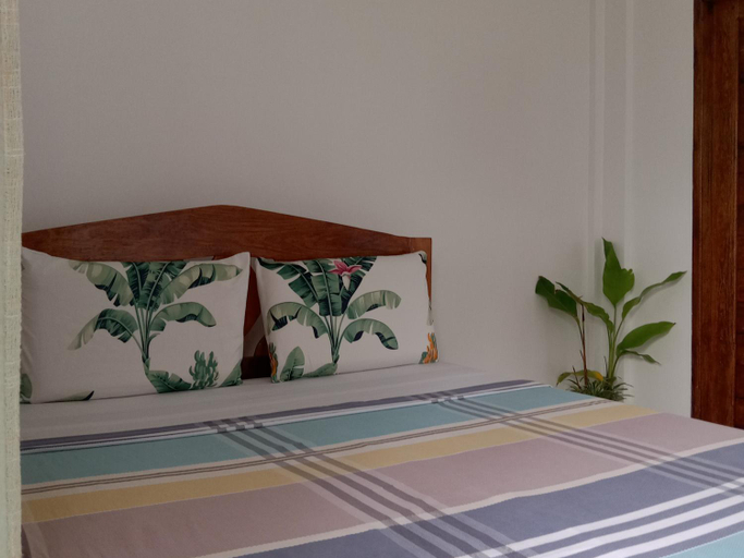 Others 3, Vincent Lloyd's Guestroom, San Vicente