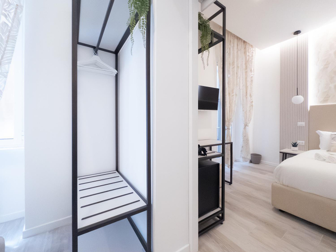 Bedroom 2, White Ottaviano, Rome